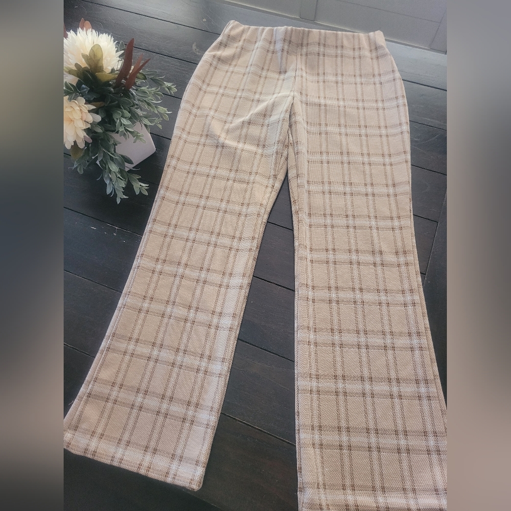 NWOT Tan Plaid Women's Pants - Size Medium